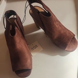 A.n.a. suede boties size 7-  3 items for $20